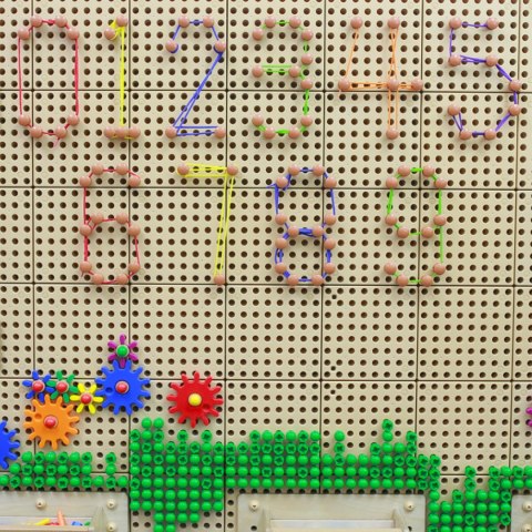 Masterkidz MASTERKIDZ Zestaw Kołeczki i Sznurki - Do Tablicy Naukowo-Kreatywnej STEM