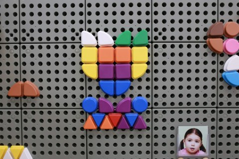 Masterkidz MASTERKIDZ Zestaw Kołeczki w kształcie figur geometrycznych 64szt do tablic STEM