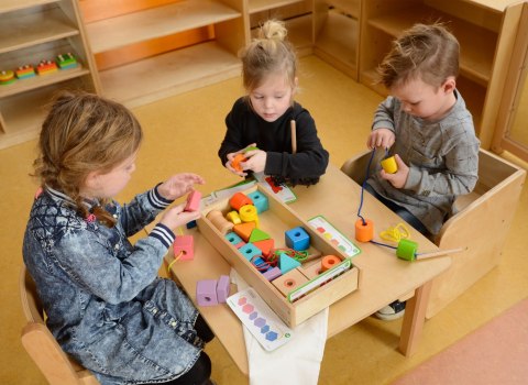 Masterkidz MASTERKIDZ Duża Drewniana Nawlekanka Sznurowanka Montessori