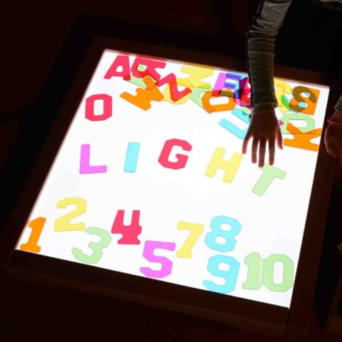 Masterkidz MASTERKIDZ Rama Sensoryczna - Panel LED + Przezroczysta Taca Do Malowania