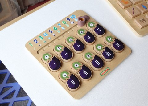 Masterkidz MASTERKIDZ Tablica Edukacyjna Bakłażan Nauka Liczb Montessori